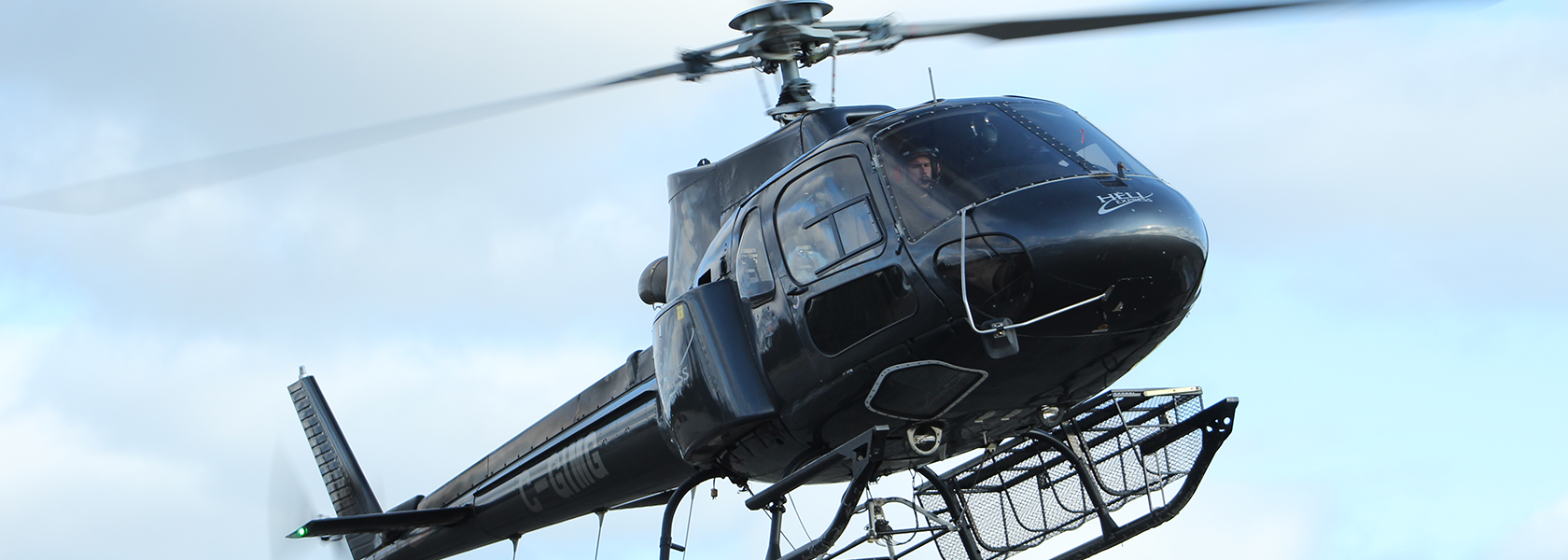 Hélicoptère Astar 350 dans les airs